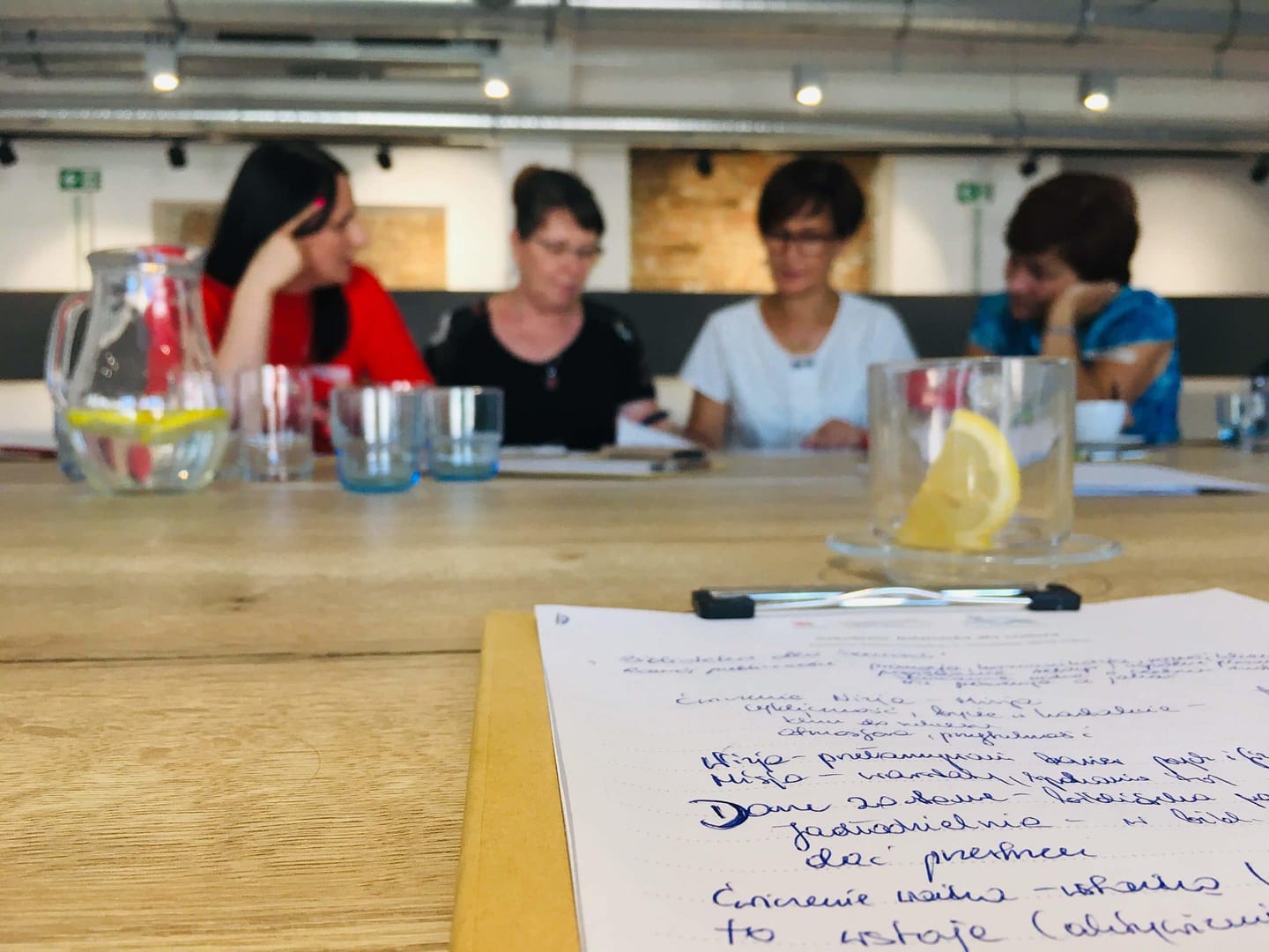 Ćwiczenia podczas szkolenia Biblioteka dla seniorów Warsztat Biblioteka dla seniorów