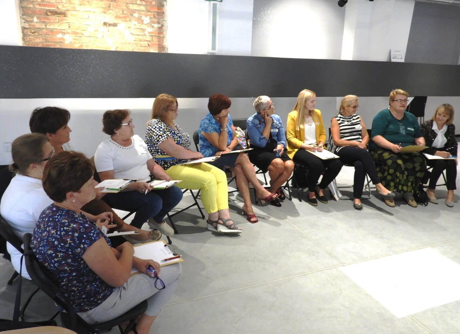 Seniorzy w bibliotece Szkolenie o seniorach w bibliotece