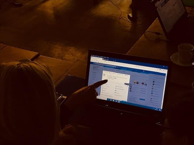 Warsztat prowadzenia relacji online