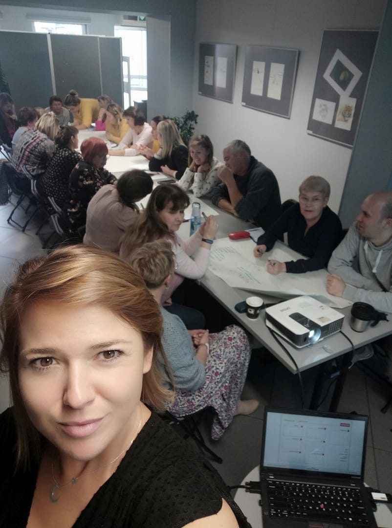 Biblioteka jako centrum i przestrzeń lokalnego życia kulturalnego Biblioteka jako centrum i przestrzeń lokalnego życia kulturalnego