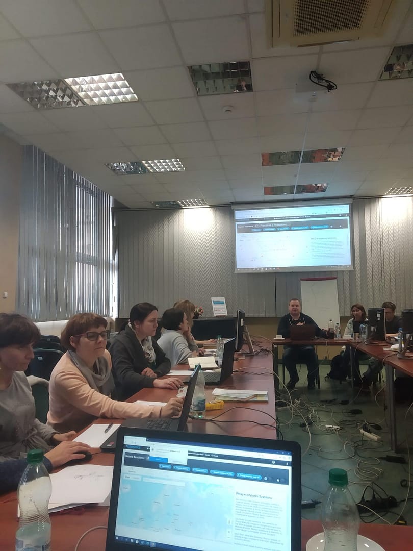 Uczestnicy szkolenia z gamifikacji w Książnicy Beskidzkiej