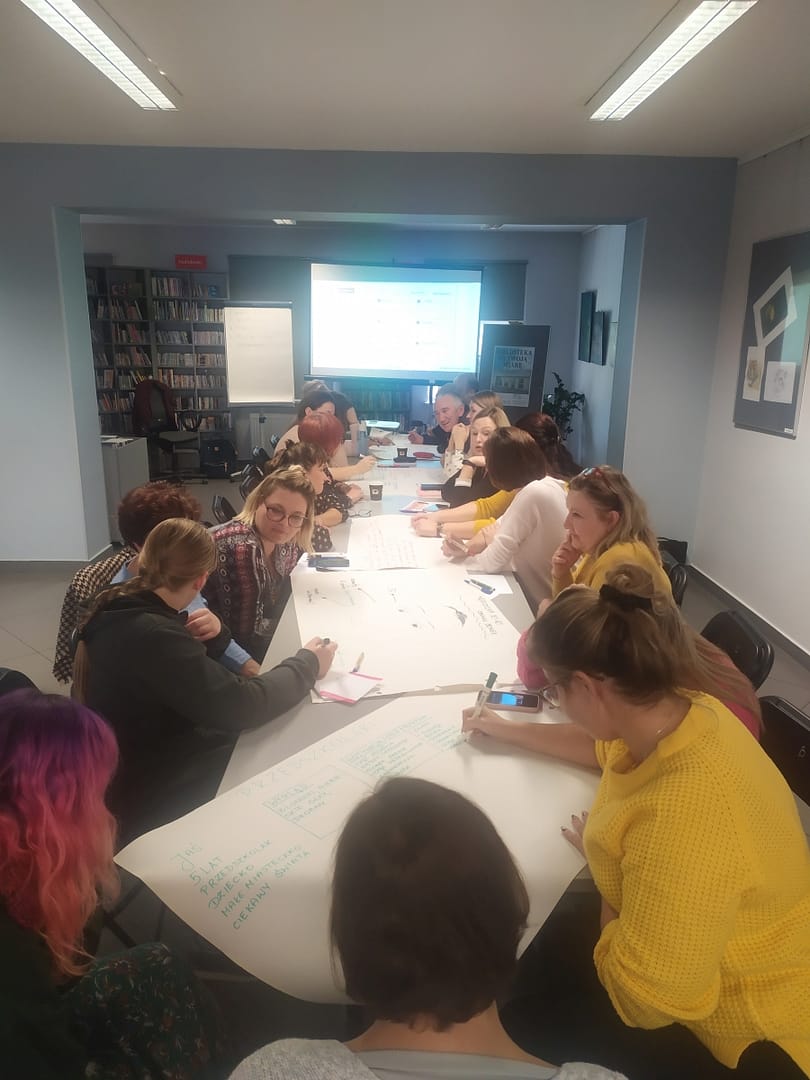 Biblioteka jako centrum i przestrzeń lokalnego życia kulturalnego Biblioteka jako centrum i przestrzeń lokalnego życia kulturalnego